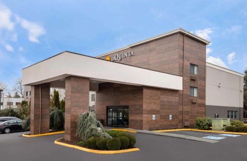 Paine Field-Lake Stickney Hotel | La Quinta Inn by Wyndham Everett