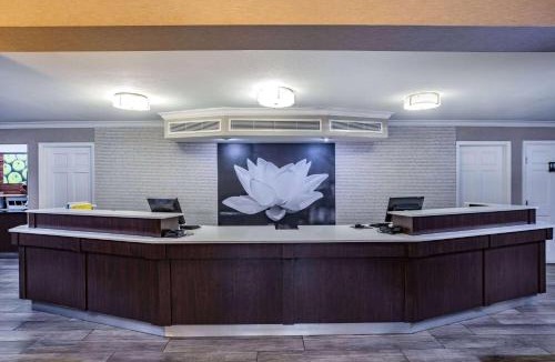 Western Division Hotel | La Quinta Inn by Wyndham Laredo I-35