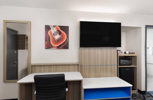 Nashville Hotel | La Quinta Inn by Wyndham Nashville South