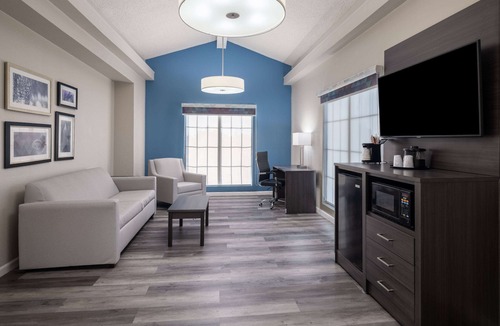 Foothill Farms Hotel | La Quinta Inn by Wyndham Sacramento North