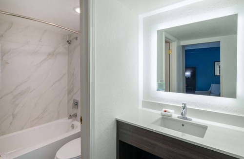 Foothill Farms Hotel | La Quinta Inn by Wyndham Sacramento North