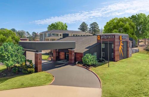 El Dorado Hotel | La Quinta Inn by Wyndham El Dorado