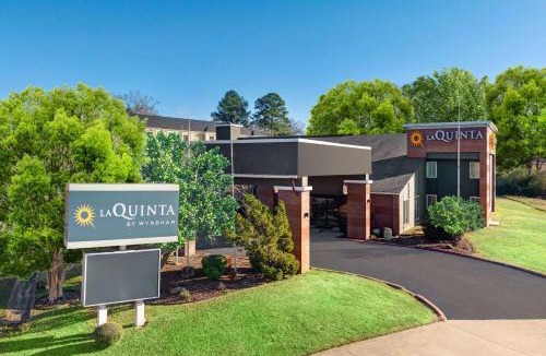 El Dorado Hotel | La Quinta Inn by Wyndham El Dorado