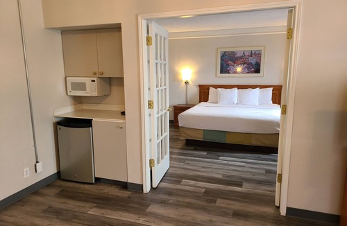 Farmington Hotel | La Quinta Inn by Wyndham Farmington