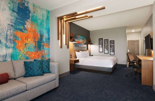 College Station Hotel | La Quinta Inn & Suites by Wyndham College Station North