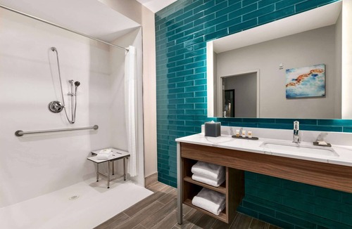 College Station Hotel | La Quinta Inn & Suites by Wyndham College Station North