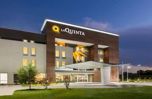 College Station Hotel | La Quinta Inn & Suites by Wyndham College Station North