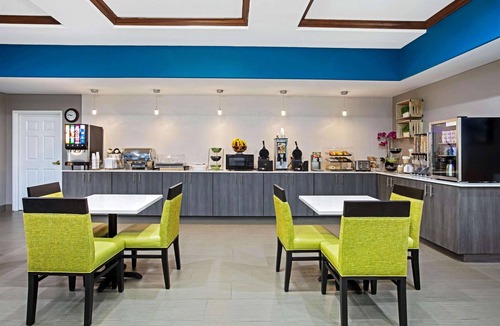 Sulphur Springs Hotel | La Quinta Inn & Suites by Wyndham Sulphur Springs