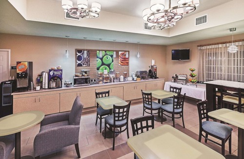 Northwest Corpus Christi Hotel | La Quinta Inn & Suites by Wyndham Corpus Christi Northwest
