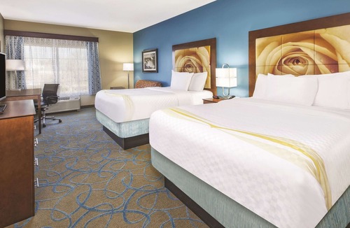 Niagara Falls Hotel | La Quinta Inn & Suites by Wyndham Niagara Falls