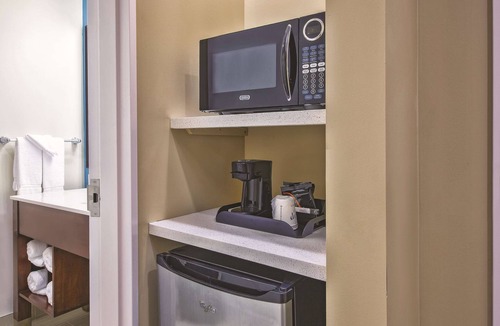 Niagara Falls Hotel | La Quinta Inn & Suites by Wyndham Niagara Falls