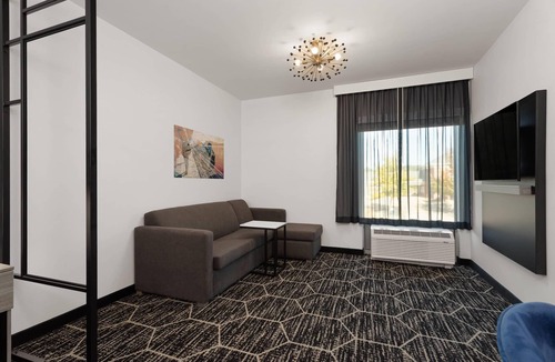 Olive Branch Hotel | La Quinta Inn & Suites by Wyndham Olive Branch