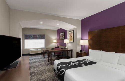 Broadmoor Hotel | La Quinta Inn & Suites by Wyndham Baton Rouge Denham Springs