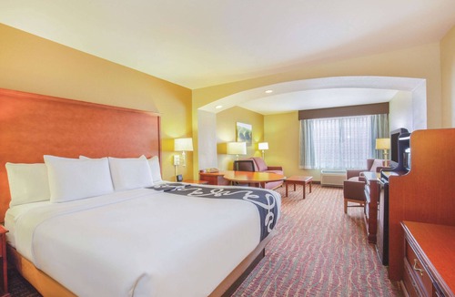 Bentonville Hotel | La Quinta Inn & Suites by Wyndham Bentonville