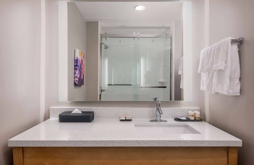 Greensboro Hotel | La Quinta Inn & Suites by Wyndham Greensboro Arpt High Point