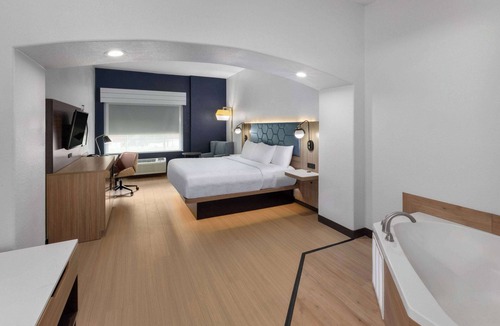 San Antonio Hotel | La Quinta Inn & Suites by Wyndham San Antonio Northwest