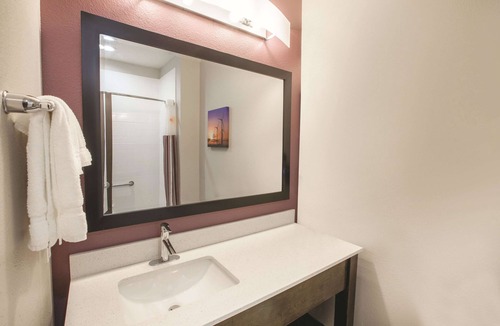San Marcos Hotel | La Quinta Inn & Suites by Wyndham San Marcos Outlet Mall