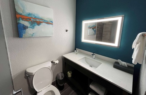 South Holland Hotel | La Quinta Inn & Suites by Wyndham South Holland