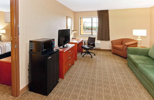 Stevens Point Hotel | La Quinta Inn & Suites by Wyndham Stevens Point
