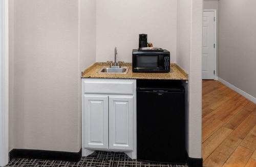Brownwood Hotel | La Quinta Inn & Suites by Wyndham Brownwood