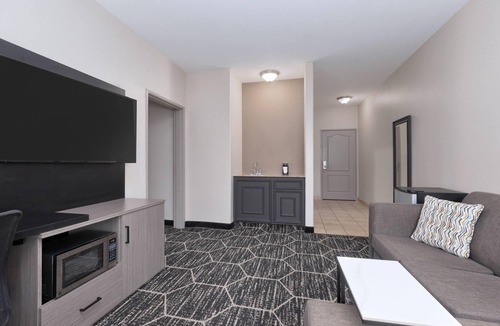 Fairfield Hotel | La Quinta Inn & Suites by Wyndham Fairfield TX