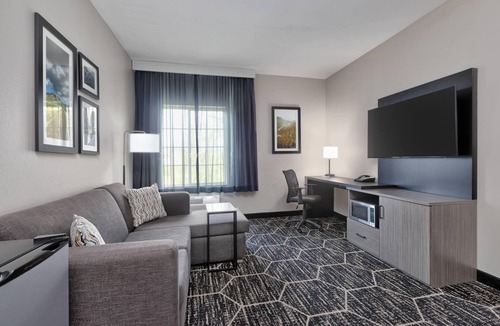 Fairfield Hotel | La Quinta Inn & Suites by Wyndham Fairfield TX