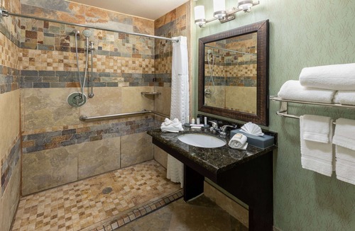 Fort Worth Hotel | La Quinta Inn & Suites by Wyndham Fort Worth - Lake Worth