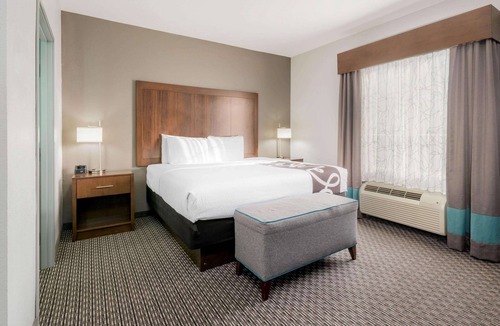 Fort Worth Hotel | La Quinta Inn & Suites by Wyndham Fort Worth Arlington West