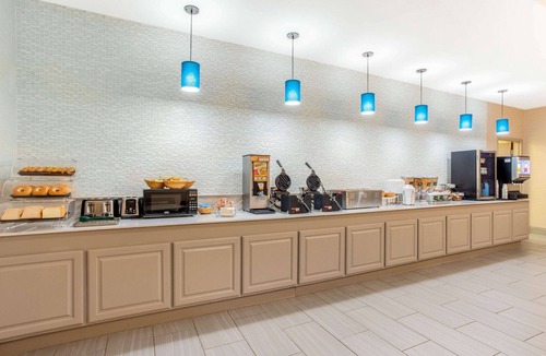 Hillsboro Hotel | La Quinta Inn & Suites by Wyndham Hillsboro