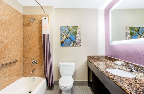 Hillsboro Hotel | La Quinta Inn & Suites by Wyndham Hillsboro
