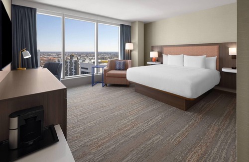 Queens Hotel | La Quinta Inn & Suites By Wyndham Queens NYC/JFK AirTrain