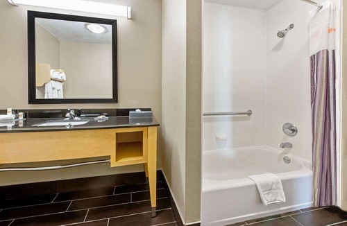 Leesville Hotel | La Quinta Inn & Suites by Wyndham Leesville Ft. Polk