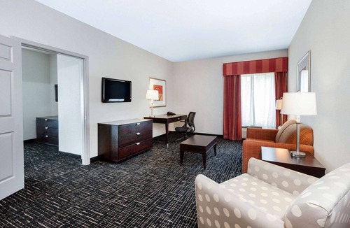 Lumberton Hotel | La Quinta Inn & Suites by Wyndham Lumberton