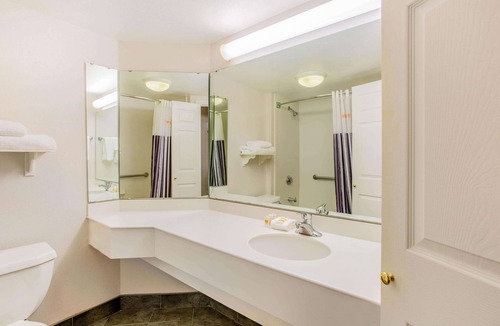 Morrisville Hotel | La Quinta Inn & Suites by Wyndham Raleigh Durham Intl AP