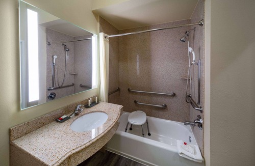New Caney Hotel | La Quinta Inn & Suites by Wyndham Houston New Caney