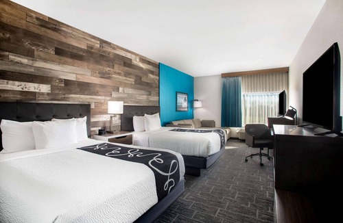 Pittsburg Hotel | La Quinta Inn & Suites by Wyndham Pittsburg