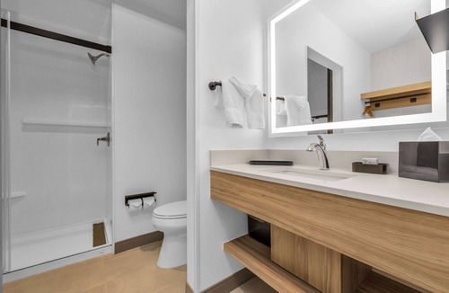 San Jose Hotel | La Quinta Inn & Suites by Wyndham San Jose Airport-Downtown