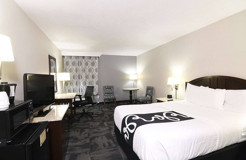 Springfield Hotel | La Quinta Inn & Suites by Wyndham Springfield South