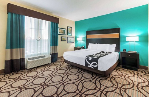 Carlsbad Hotel | La Quinta Inn & Suites by Wyndham Carlsbad