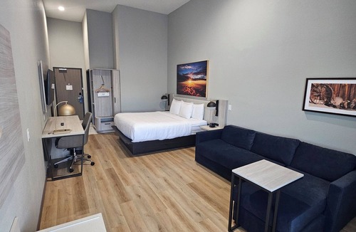 DeSoto Hotel | La Quinta Inn & Suites by Wyndham DeSoto
