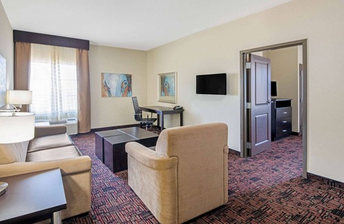 Elk City Hotel | La Quinta Inn & Suites by Wyndham Elk City