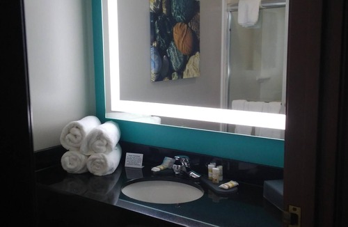 Jamestown Hotel | La Quinta Inn & Suites by Wyndham Jamestown