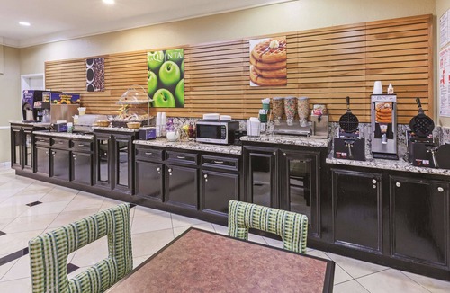Pearland Hotel | La Quinta Inn & Suites by Wyndham Pearland - Houston South