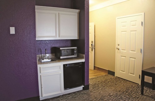 Pearland Hotel | La Quinta Inn & Suites by Wyndham Pearland - Houston South