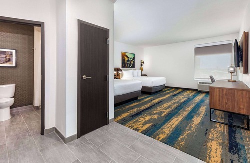Terrell Hotel | La Quinta Inn & Suites by Wyndham Terrell