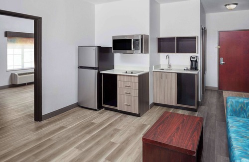 Woodward Hotel | La Quinta Inn & Suites by Wyndham Woodward