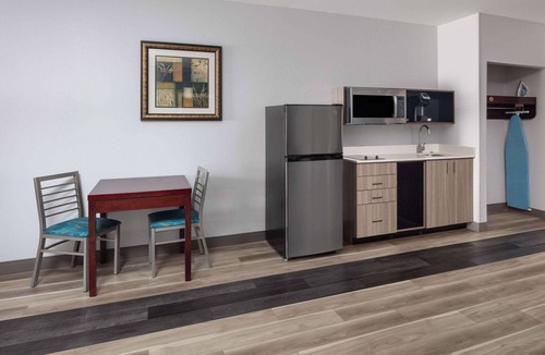 Woodward Hotel | La Quinta Inn & Suites by Wyndham Woodward