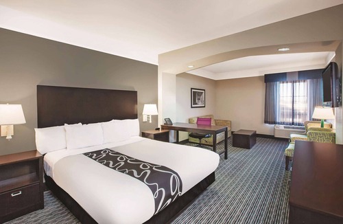Beaumont Hotel | La Quinta Inn & Suites by Wyndham Beaumont West