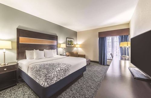Catoosa Hotel | La Quinta Inn & Suites by Wyndham Tulsa - Catoosa Route 66