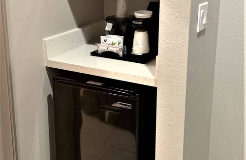 Euless Hotel | La Quinta Inn & Suites by Wyndham DFW West-Glade Parks